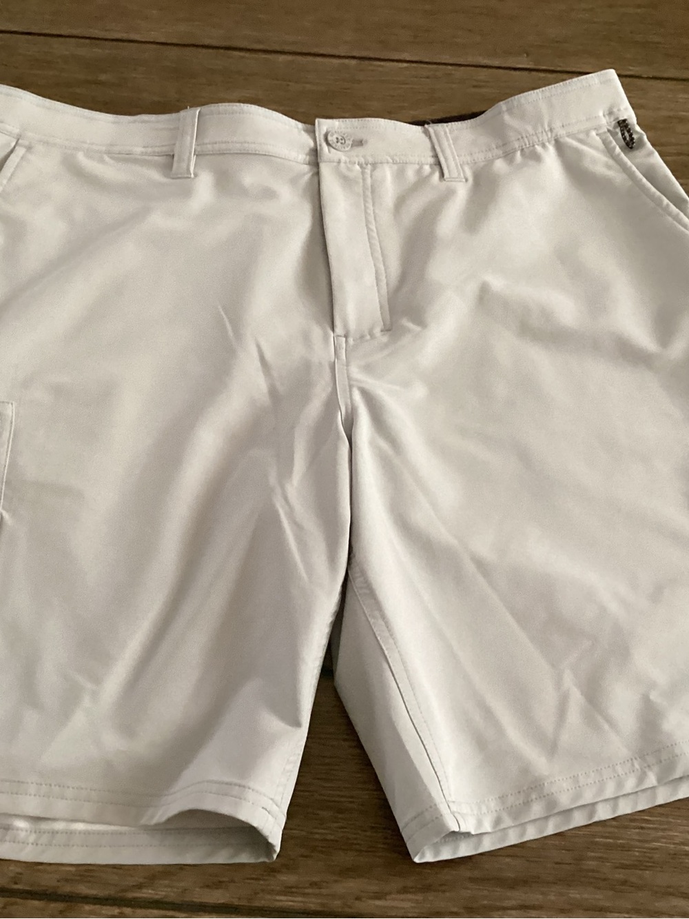 Realtree Men's White Flat-Front Performance Shorts
